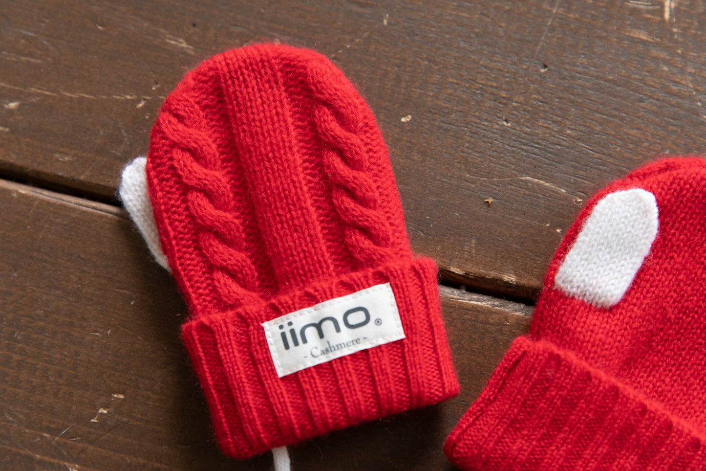 iimo Red / White Cashmere Collection (Limited Edition)