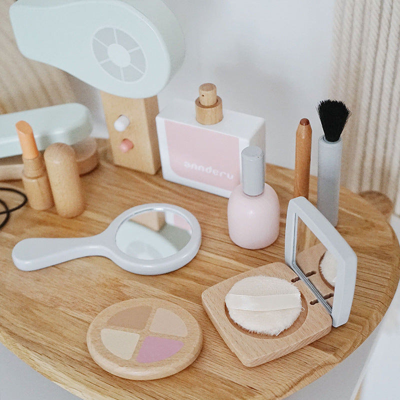 Wooden Make Up & Hairdresser Play Set