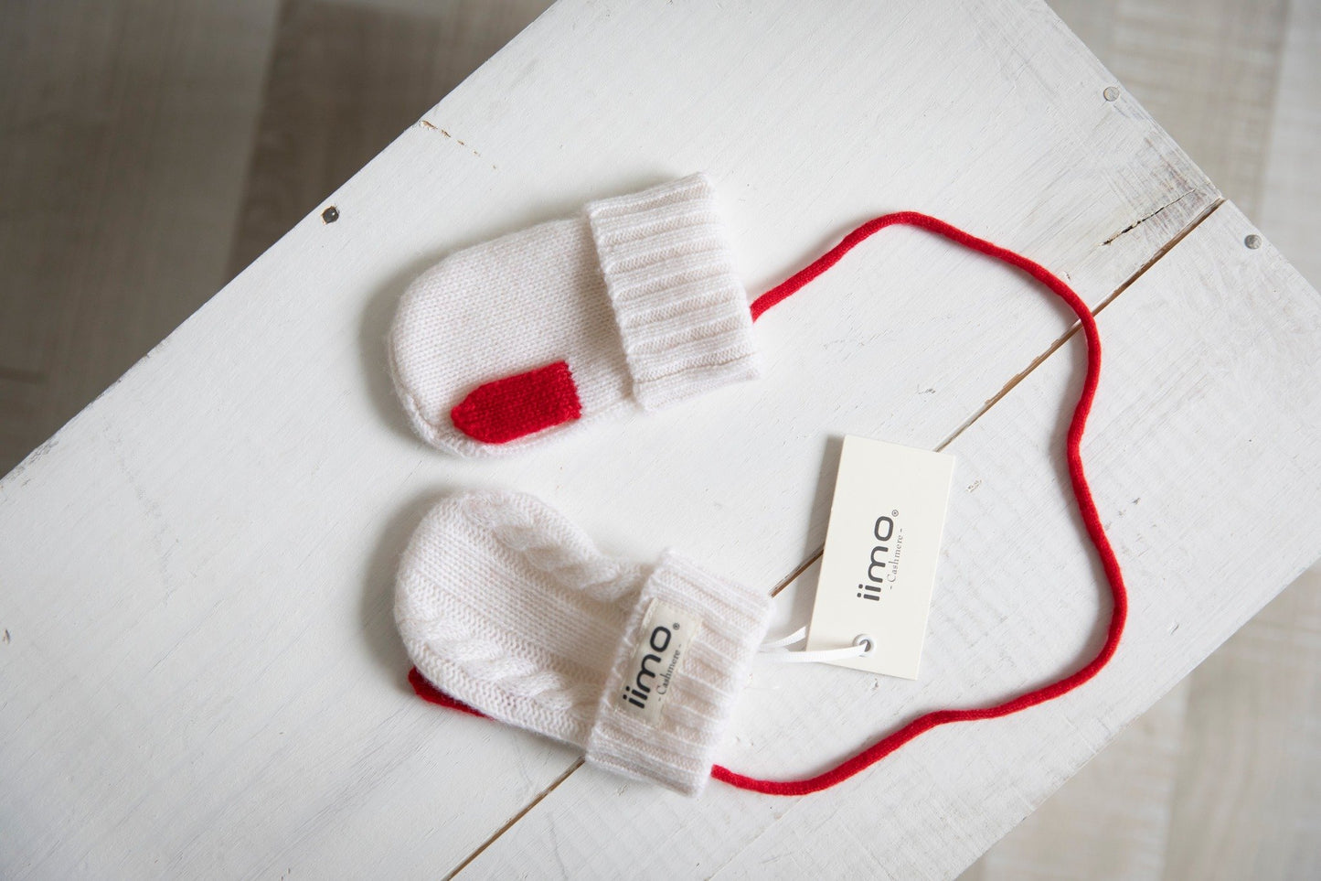 iimo Red / White Cashmere Collection (Limited Edition)